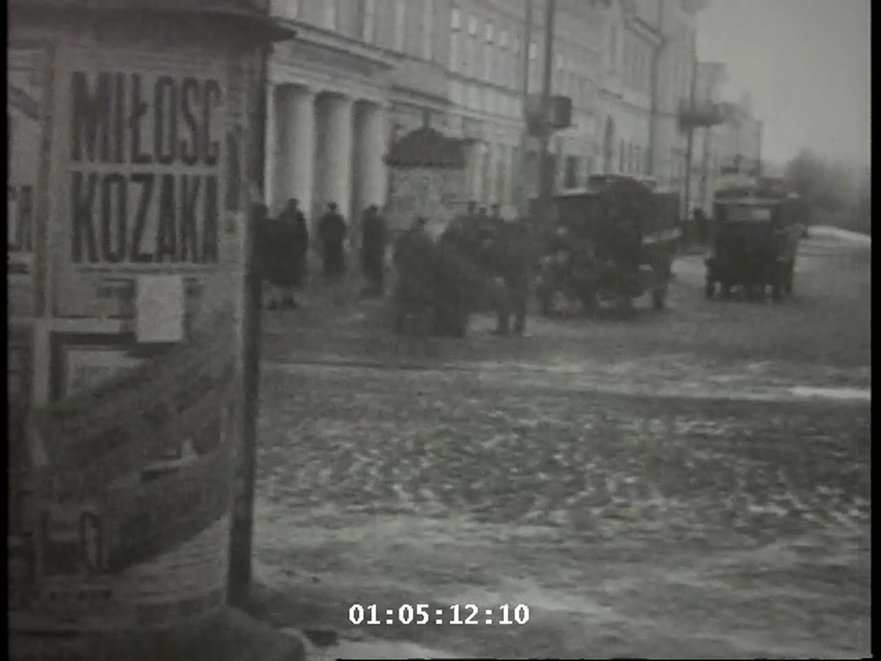 Cylindrical advertising kiosk in Lwów with a poster for the film Miłość Kozaka (The Cossack’s Love)